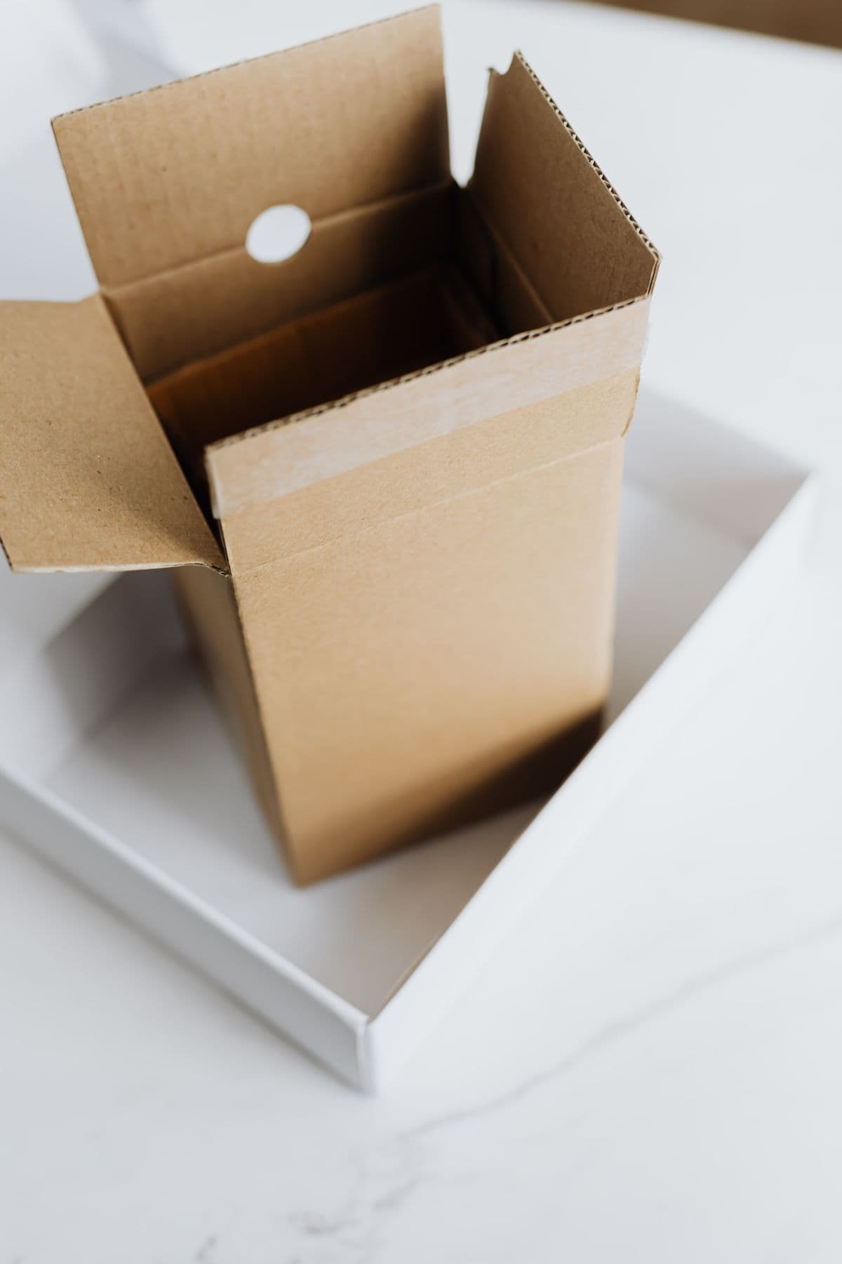 Industrial crates and corrugated boxes for heavy-duty packaging